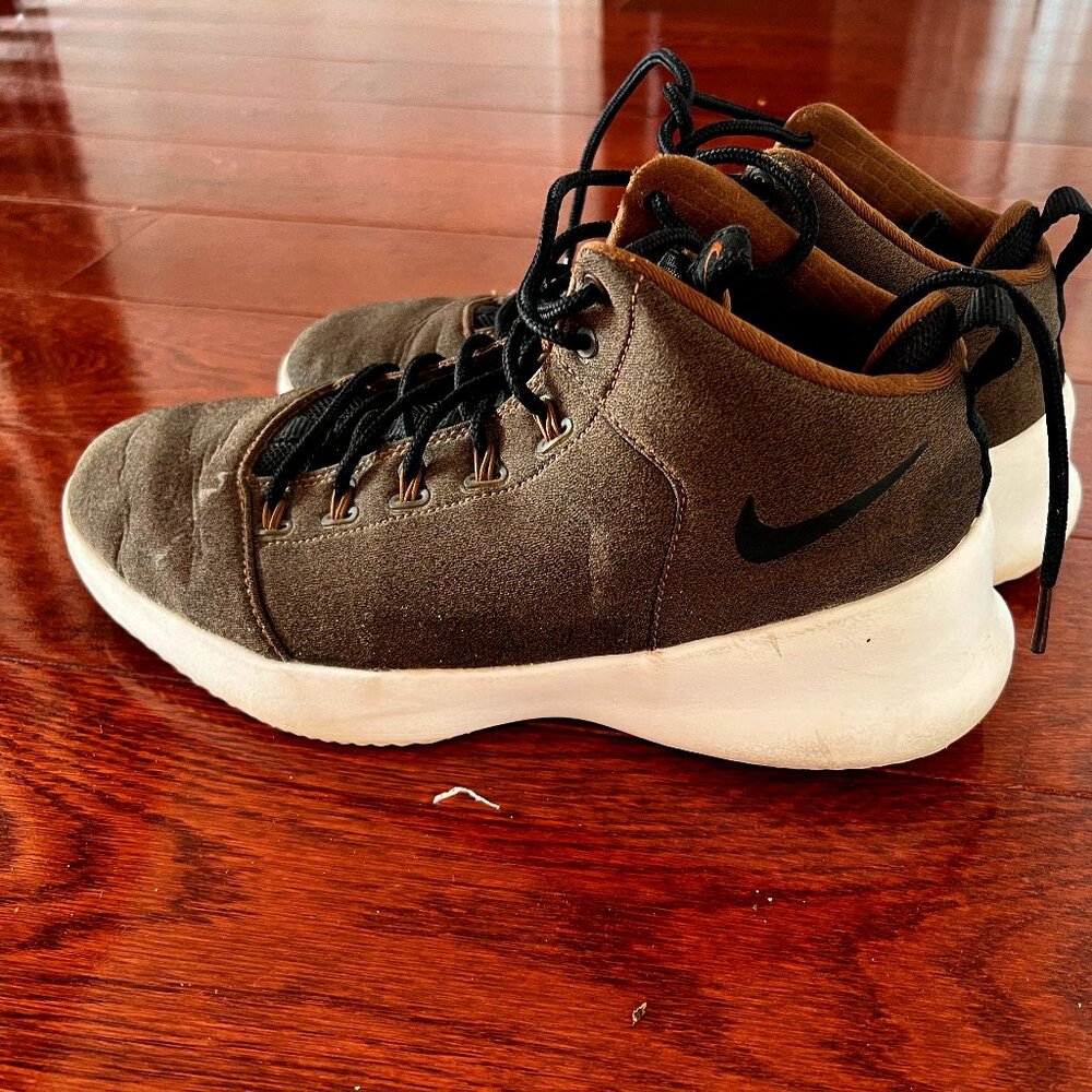 Nike Lightweight Shoes in Green [US9.5]